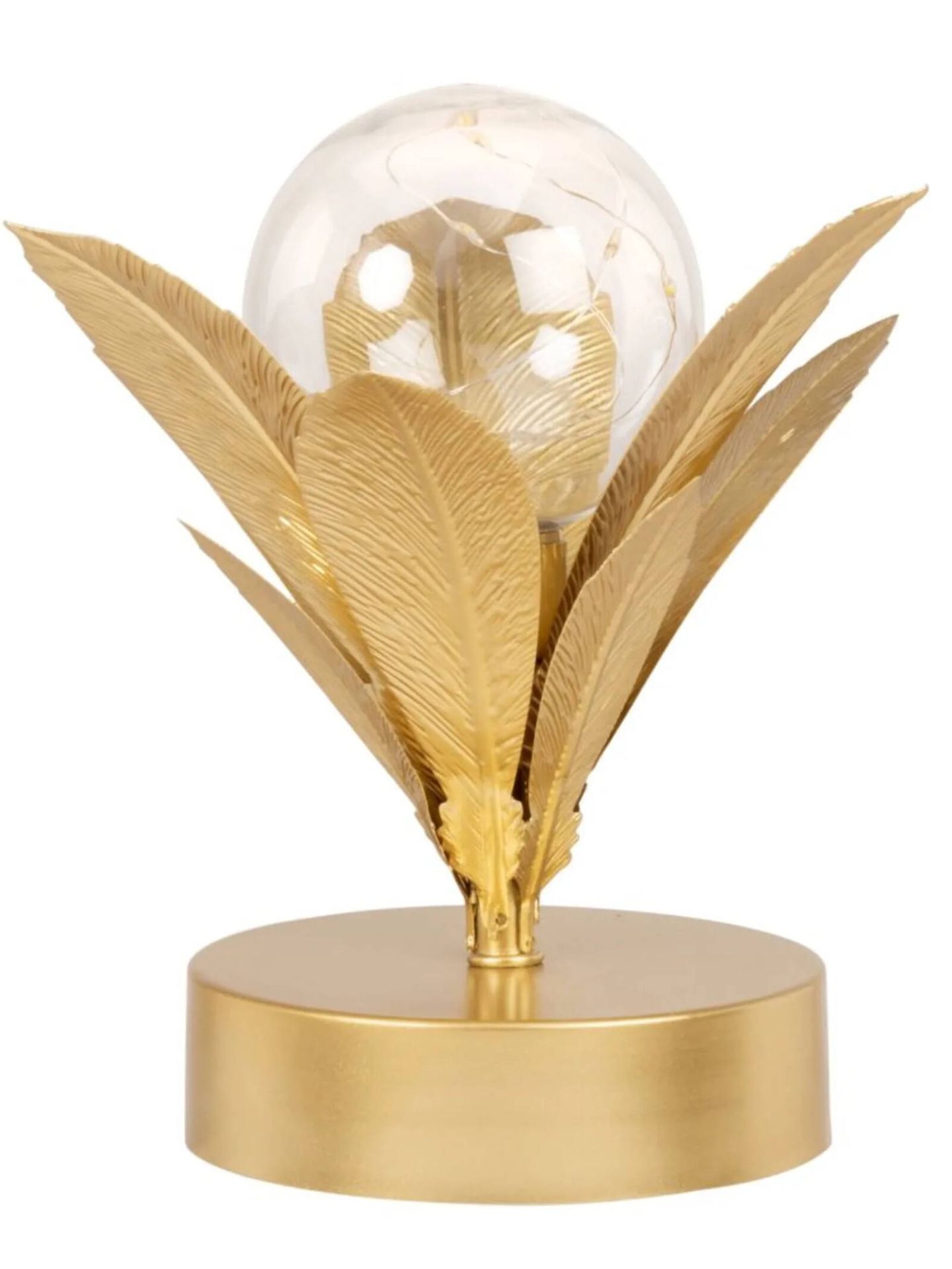 Des lampes Ikea et Maisons du Monde pour réchauffer l'hiver (Courtesy/ Maisons du Monde)