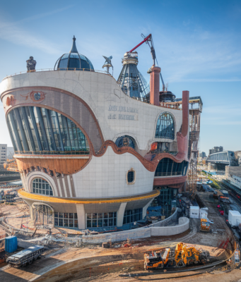 5 vitrines, 300 objets, un musée Jules Verne inattendu au Québec, la passion française fait fureur La Cité des imaginaires, un grand musée Jules Verne annoncé à Nantes: À Nantes, l'horizon s'élargit encore avec un projet présenté par Ouest-France. Au sein de la Cité des imaginaires, près de 1 000 m seront consacrés au nouveau grand musée Jules Verne, qui abordera non - illustration