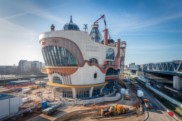 5 vitrines, 300 objets, un musée Jules Verne inattendu au Québec, la passion française fait fureur La Cité des imaginaires, un grand musée Jules Verne annoncé à Nantes: À Nantes, l'horizon s'élargit encore avec un projet présenté par Ouest-France. Au sein de la Cité des imaginaires, près de 1 000 m seront consacrés au nouveau grand musée Jules Verne, qui abordera non - illustration