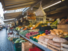 60 recettes inédites, 100% produits bretons, un hors-série Ouest-France, ce que ces plats ont d’inattendu Terroir et producteurs: ce que la presse culinaire bretonne met en avant: Le succès des contenus culinaires régionaux tient rarement à la seule nostalgie. Il tient à la capacité de relier l'assiette à un territoire vivant: des filières, des métiers, des saisons, des habitud - illustration