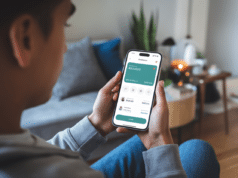 Cash App lance une « wand » NFC à 25 $ : le paiement devient un accessoire à porter Pourquoi viser la Gen Z: le paiement comme objet lifestyle: Plusieurs publications présentent la Wand comme un produit pensé pour la Gen Z et pour transformer le paiement en accessoire lifestyle. Cash App turns payments into a lifestyle accessory, résume une p - illustration