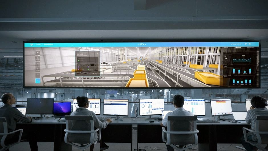 Techniciens surveillant une infrastructure de cloud souverain européen