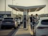 Départs d’été 2026: la tension monte autour des bornes de recharge des voitures électriques Départs d'été 2026: la tension monte autour des bornes de recharge des voitures électriques