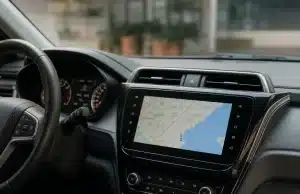 Google Maps et Android Auto comblent leur retard sur Waze avec un affichage indispensable au volant Android Auto et Google Maps