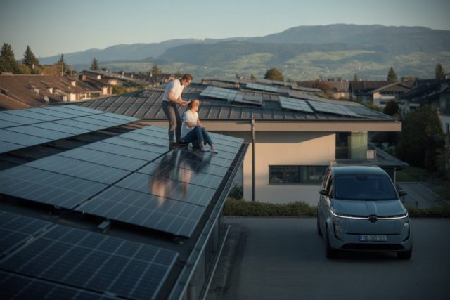 0461e4eaf618e06f 2026, au 19 août, production solaire record en Suisse, le réseau national sous pression, ce que le pays doit affronter