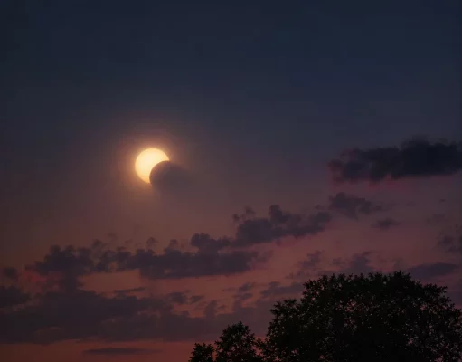 Éclipse du 12 août 2026 : pourquoi le soleil va-t-il disparaître ce soir ? Éclipse Solaire 12 Août 2026