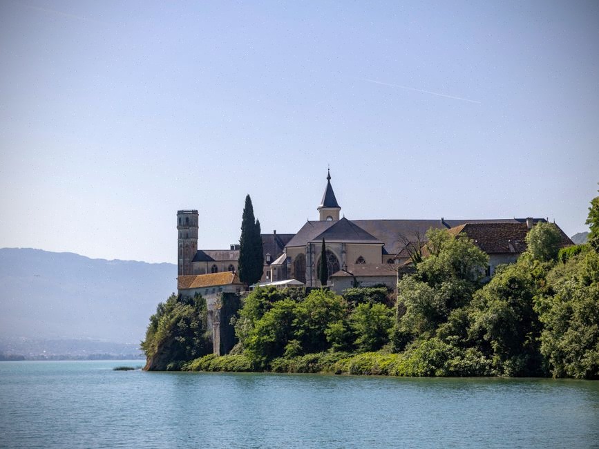 Site nucléaire du Tricastin dans la vallée du Rhône