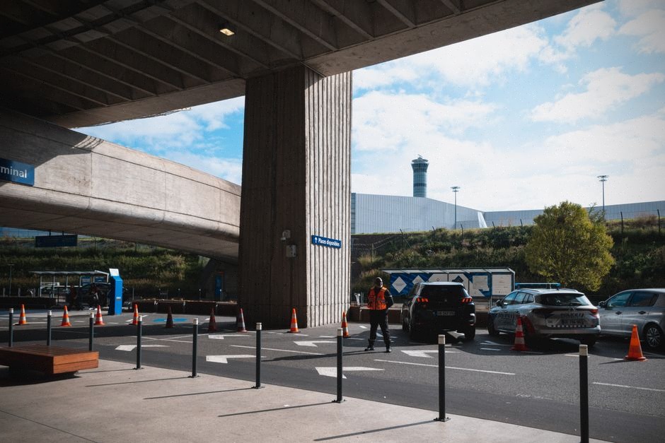 Bornes de recharge urbaines utilisées par des voitures électriques en France